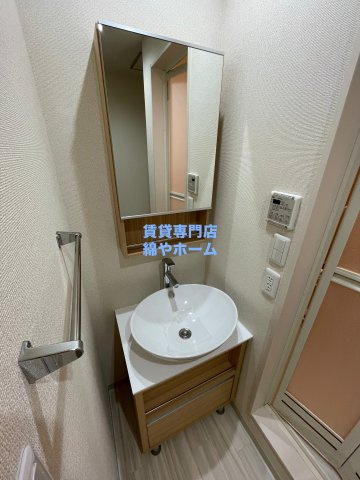 フジパレス我孫子前駅西の独立洗面台|独立洗面台、朝の身支度には欠かせません