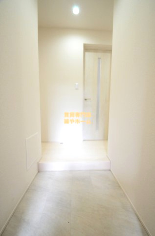 フジパレス我孫子前Ⅵ番館の玄関|明るい玄関です