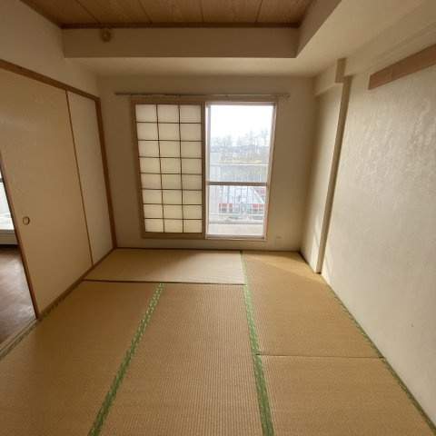 ティアラ高砂ハイツの和室
