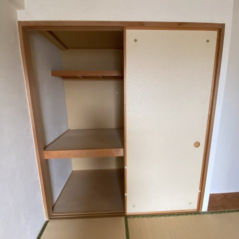 ティアラ高砂ハイツの収納