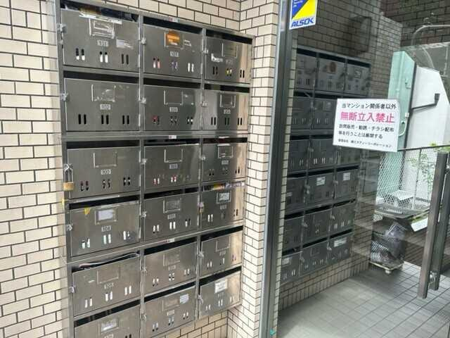 パレ・ドール西国分寺のエントランス