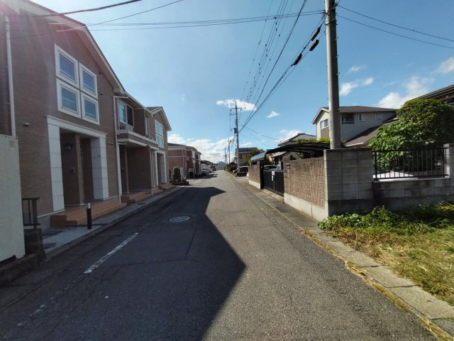 高崎市福島町売土地の前面道路含む現地写真