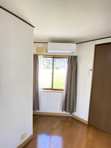 ハイツ山村の居間・リビング|リビングです。エアコンが設置済みです。