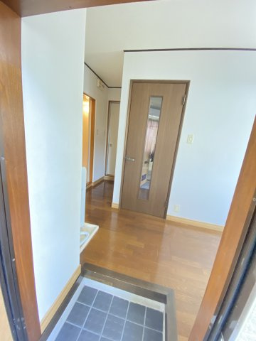 ハイツ山村の玄関|シンプルで使いやすい玄関です