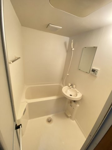 ハイツ山村の浴室|日々の疲れを癒すお風呂付です