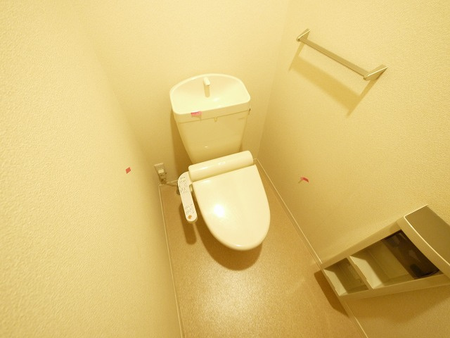 ソルジェンテのトイレ|落ち着いた色調のトイレです