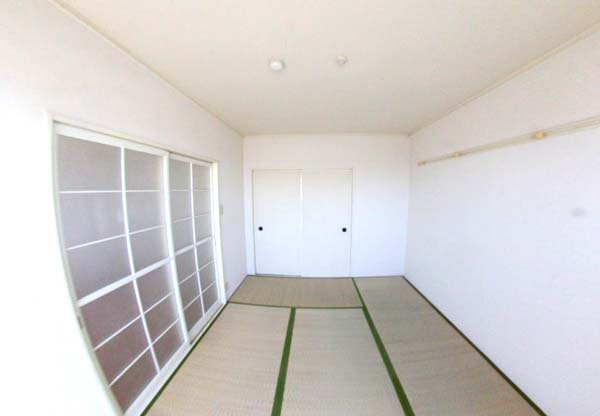 岸和田市吉井町２丁目のハイツの和室|ゆったりとくつろげる和室です
