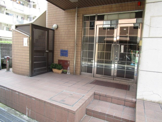 都部ハイツのエントランス