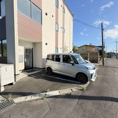 ラ・メラビリアの駐車場