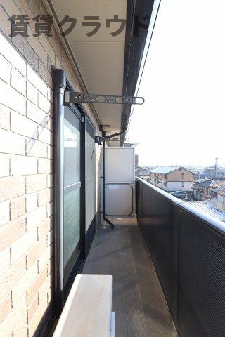 サンラルゴのバルコニー|きれいな玄関です