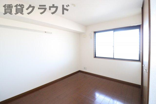 サンラルゴの寝室|開放的な寝室です