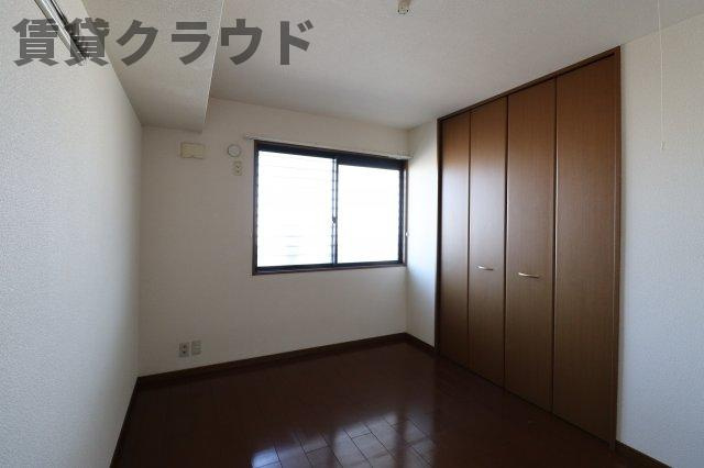サンラルゴの寝室|落ち着いた色調の寝室です