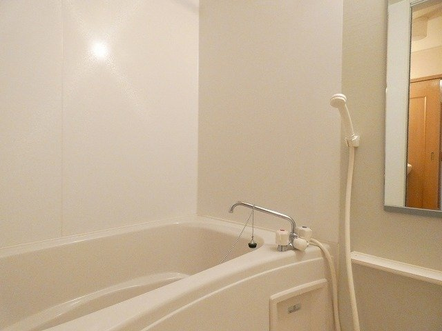 サンライト若松　Ⅱの浴室|お風呂で日々の疲れを落としましょう