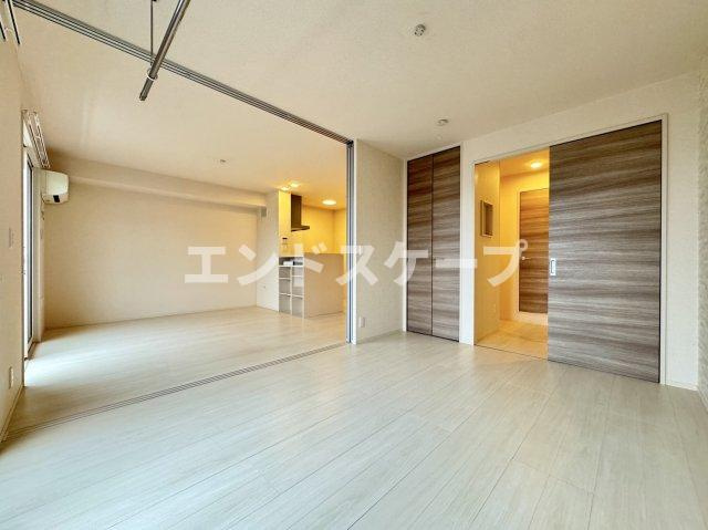 グランテラス高井の居間・リビング|高崎、前橋エリアのお部屋探しはエンドスケープまで！お客様の理想お聞かせ下さい♪