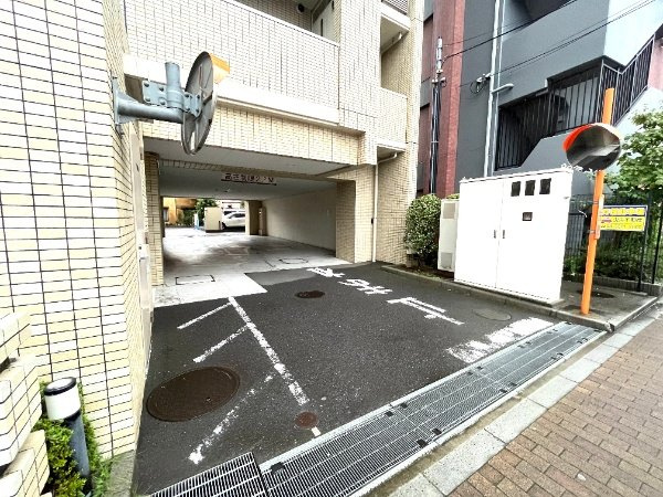 エストスクエア押上の駐車場|駐車場アプローチ