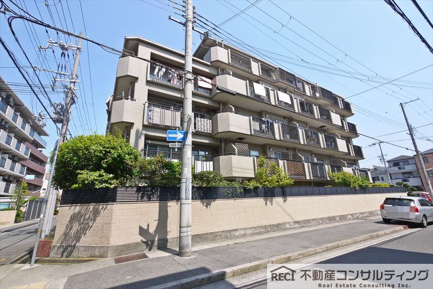 甲南第6東灘ハイムの駐車場