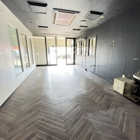 ニューヨークテラスビルのエントランス