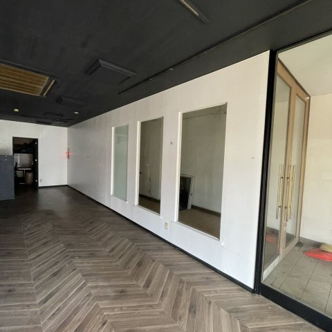 ニューヨークテラスビルのエントランス