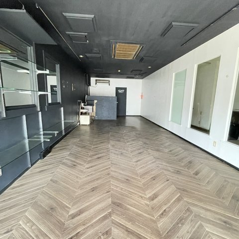 ニューヨークテラスビルのエントランス