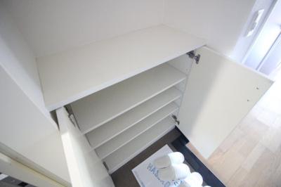 【玄関】 | サンセリテ至誠会松崎町 | 靴もたくさん入りますよ☆