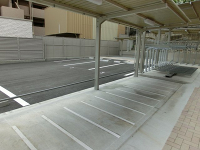 【その他共用部分】 | サンセリテ至誠会松崎町 | バイクも停めれますよ♪