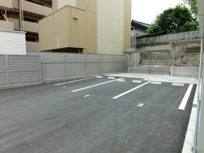 【駐車場】 | サンセリテ至誠会松崎町 | 敷地内に駐車場もあります☆
