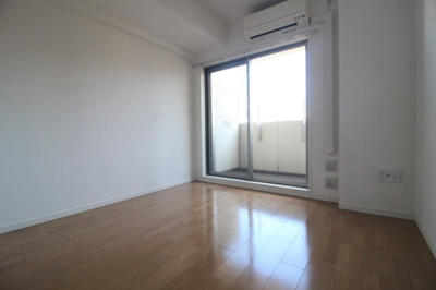 【居間・リビング】 | サンセリテ至誠会松崎町 | 白基調なのでどんな家具でも合いますね☆