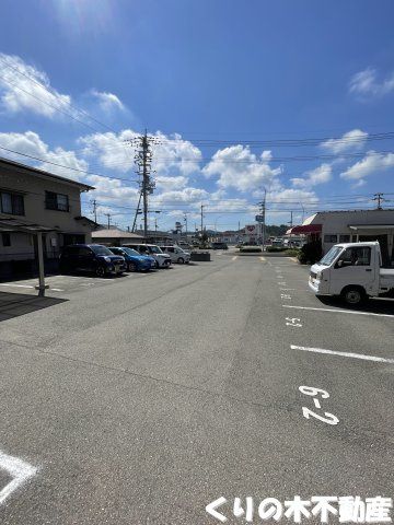 【駐車場】 | ルクサスAKANE | 駐車場です