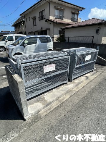 【その他共用部分】 | ルクサスAKANE | 敷地内ゴミ置き場