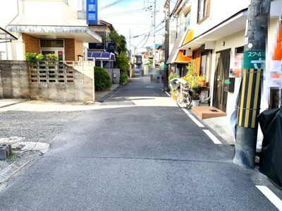 【前面道路含む現地写真】 | 池田市石橋４丁目　中古テラス