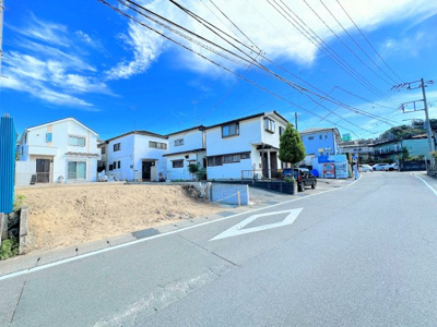 【前面道路含む現地写真】 | ◆◇下倉田町　建築条件付き売地◇◆ | ◆前面道路も幅員があり車の運転も安心！前面道路は閑静な住宅地。車通りの少ない道路です。お子様にも安心です。