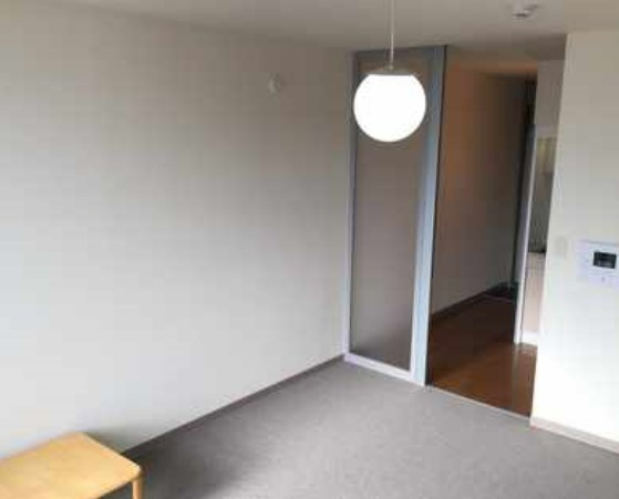 レオパレスフォーリスの居間・リビング