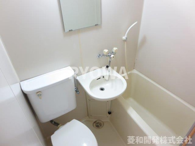 【トイレ】 | ルーブル新宿 | 掲載の写真は退去前の写真となります。
