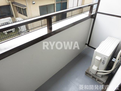 【バルコニー】 | ルーブル新宿 | 掲載の写真は退去前の写真となります。