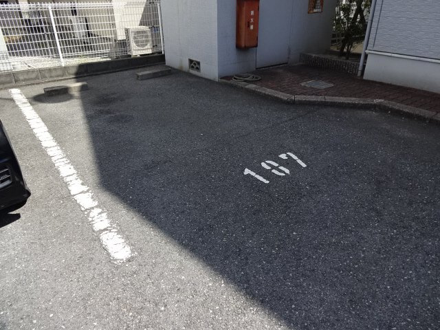 アリエンデ加茂の駐車場