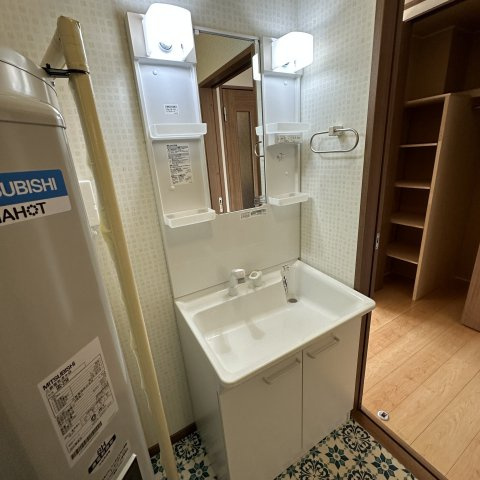 エル・フォーチュナーの洗面所