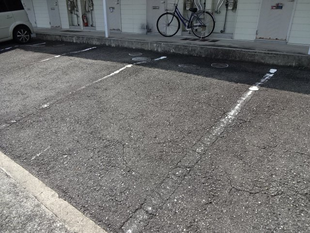 レジデンス平野の駐車場