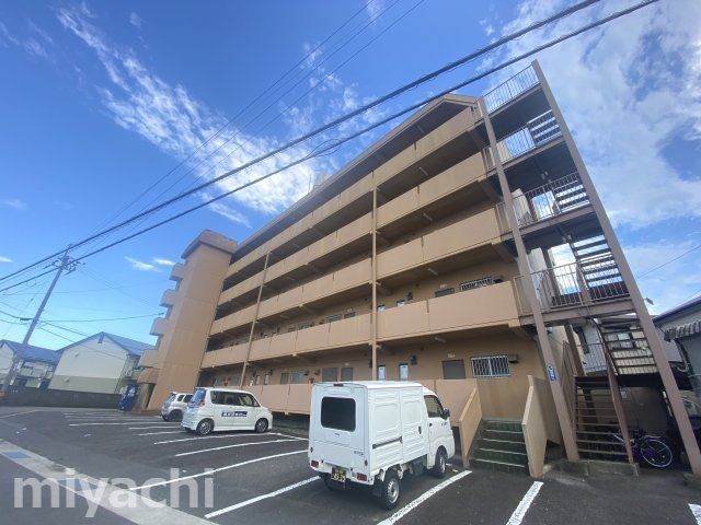 イータウン応神の外観