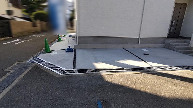 箕面市桜ケ丘３丁目の新築一戸建の駐車場