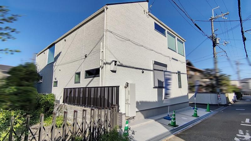 箕面市桜ケ丘３丁目の新築一戸建の外観