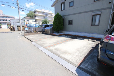 ★敷地内駐車場★（有料・要空き確認）