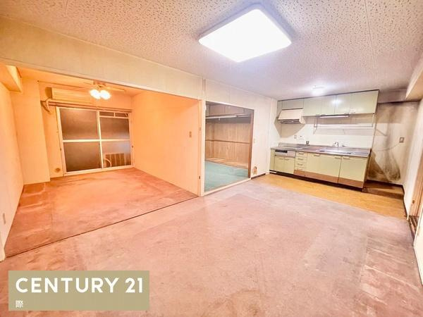 グランドハイツ和歌川の居間・リビング|【リビング】
明るい11.5帖のリビングです