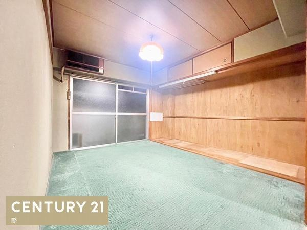 グランドハイツ和歌川の和室|【和室】
収納付き6帖の和室