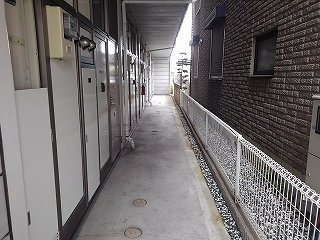 レオパレスレヴェルベールⅠのエントランス