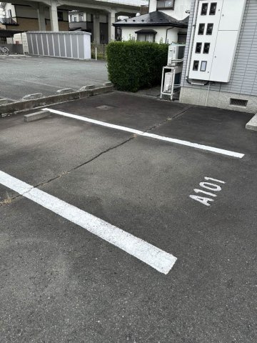 カオリーモ境田Aの駐車場