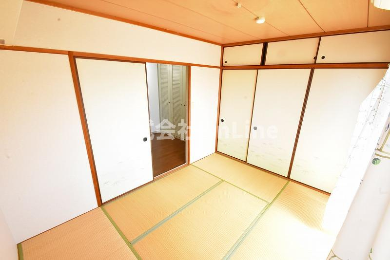 リフレ川西の内装