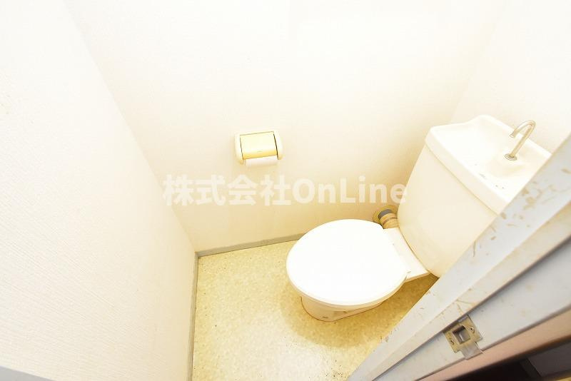 八尾市東山本町３丁目の賃貸マンションのトイレ