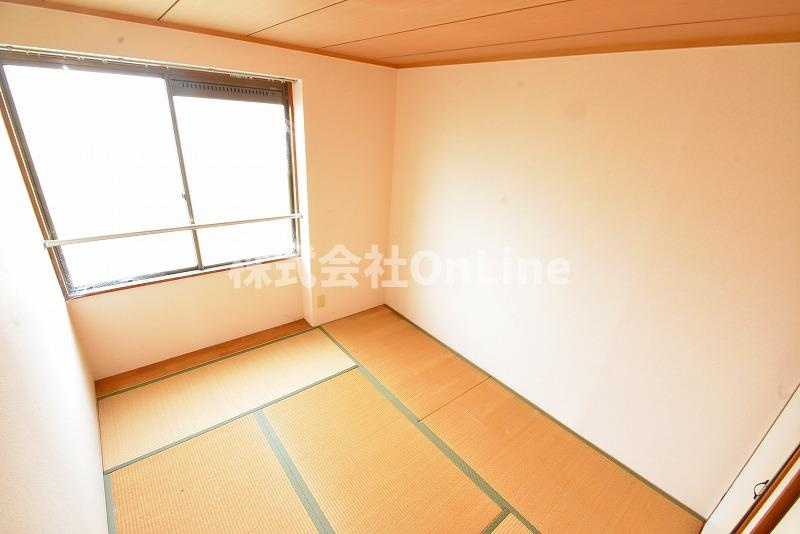八尾市東山本町３丁目の賃貸マンションの和室