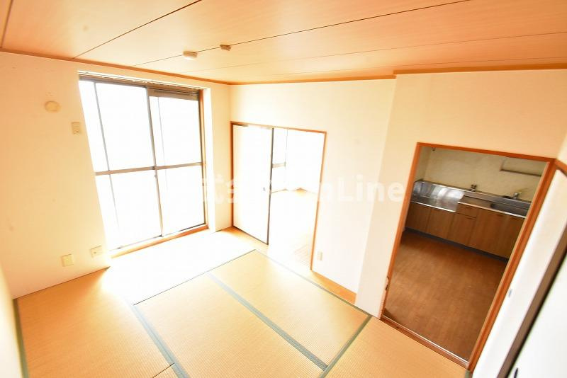 八尾市東山本町３丁目の賃貸マンションの寝室