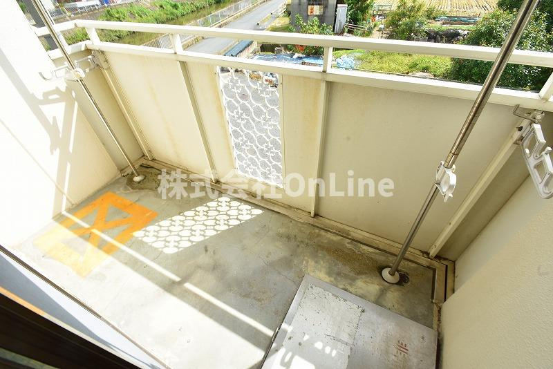 八尾市東山本町３丁目の賃貸マンションのバルコニー